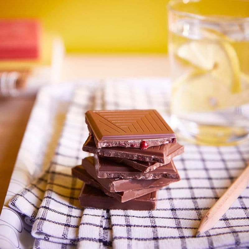Milk Chocolate W- Lingonberry 100g